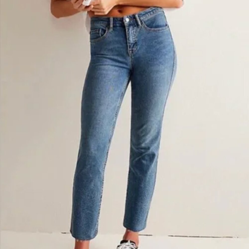 We The Free CRVY High-Rise Straight Leg Jeans Size 32